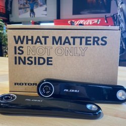 Et si les accessoires faisaient toute la différence? Fluidité, rigidité, gain de poids, efficacité et ce qui ne gâche rien: c'est plutôt très beau!1: Manivelles light Aldhu carbone by @rotorbike 2: Pédalier capteur de puissance 2inPower by... Et si les accessoires faisaient toute la différence? Fluidité, rigidité, gain de poids, efficacité et ce qui ne gâche rien: c'est plutôt très beau!1: Manivelles light Aldhu carbone by @rotorbike 2: Pédalier capteur de puissance 2inPower by...